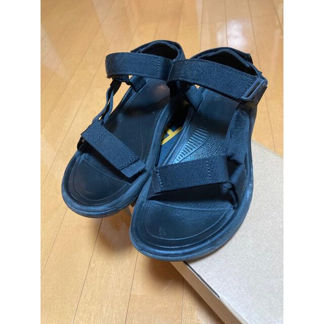 Teva(テバ)のTEVA テバ　ハリケーン　ブラックメンズ用　26.0cm メンズの靴/シューズ(サンダル)の商品写真