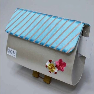ユミカツラ(YUMI KATSURA)の和装バッグ クラッチバッグ 桂由美 花刺繍 水色×白 NO37373(ハンドバッグ)