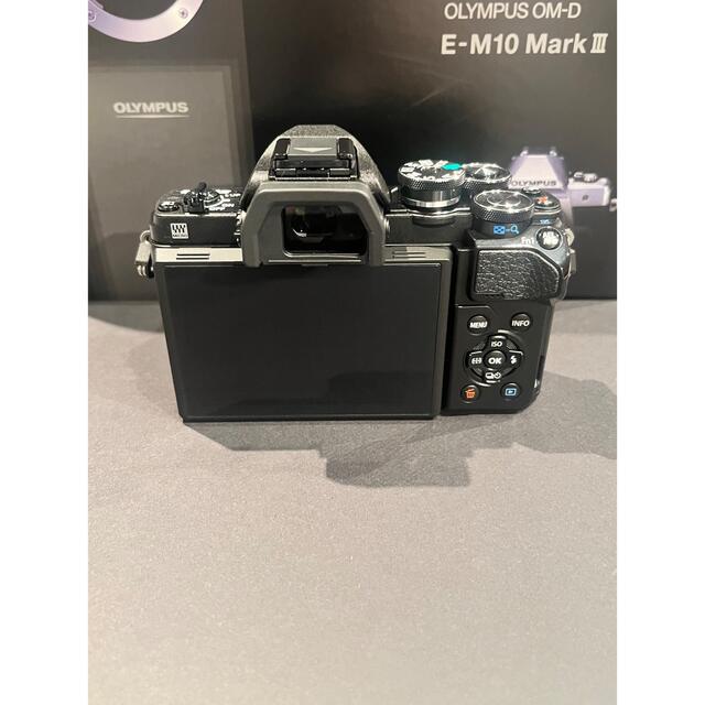 ほぼ未使用OLYMPUS OM−D E−M10 Mark3 Wズームレンズキット