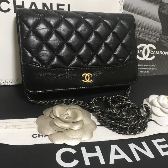 レディース正規品　CHANEL チェーンウォレット