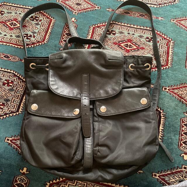 PRADA(プラダ)のプラダ　リュック  革　黒 レディースのバッグ(リュック/バックパック)の商品写真