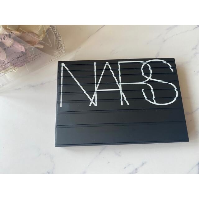 NARS(ナーズ)のNARS  EXTREME EFFECTSパレット　アイシャドウ　外箱有 コスメ/美容のベースメイク/化粧品(アイシャドウ)の商品写真