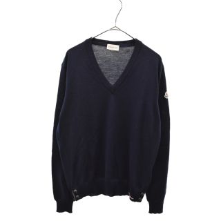 モンクレール(MONCLER)のMONCLER モンクレール MAGLIONE TRICOT SCOLL A V ロゴワッペン付き Vネック ウールニット ネイビー D20919101800 969B4(ニット/セーター)