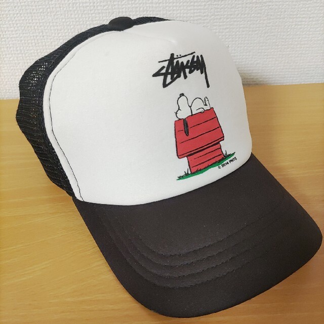 STUSSY ステューシーpeanutsスヌーピーSTUSSYキッズ黒コラボ白メッシュキャップの通販 by ゆう｜ステューシーならラクマ