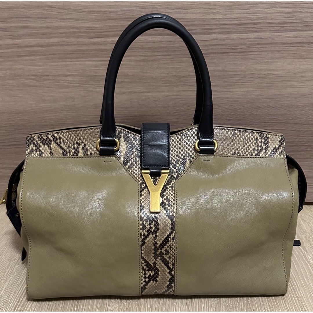 YSL サンローラン カバス シック ラージ ブラック????