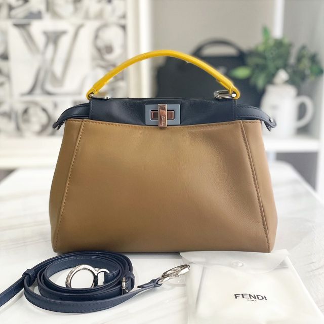 FENDI - 美品☆　フェンディ　ピーカブー　ミニ　2way　ハンドバッグ　トリコロール