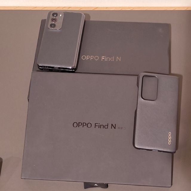 OPPO(オッポ)のOPPO FindN 256GB ブラック スマホ/家電/カメラのスマートフォン/携帯電話(スマートフォン本体)の商品写真