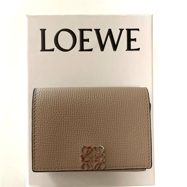 驚きの価格が実現！ LOEWE - ami ロエベ アナグラム トライフォールド