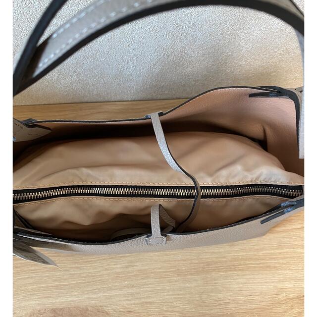 TOMORROWLAND(トゥモローランド)のジャンニキアリーニ　ray トートバッグ　 新品未使用 レディースのバッグ(トートバッグ)の商品写真