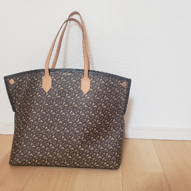 BURBERRY(バーバリー)のBURBERRY SOCIETY TOTE BAG ラージ レディースのバッグ(トートバッグ)の商品写真