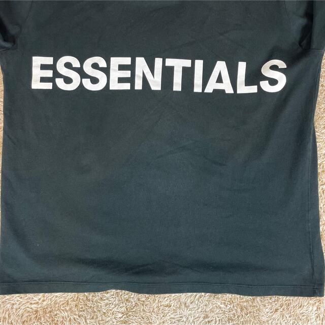 FEAR OF GOD(フィアオブゴッド)の【人気】FOG ESSENTIALS パックプリント ロゴプリント ロンT メンズのトップス(Tシャツ/カットソー(七分/長袖))の商品写真