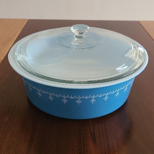 Pyrex(パイレックス)のOLD PYREX オールドパイレックス キャセロール スノーフレーク インテリア/住まい/日用品のキッチン/食器(食器)の商品写真