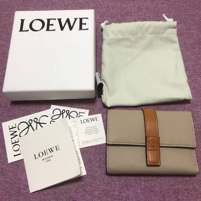 LOEWE ロエベ　バーティカルウォレット　三つ折り　財布