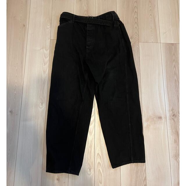 COMOLI(コモリ)のコモリ　comoli  ベルデッド　ブラック　20aw  メンズのパンツ(デニム/ジーンズ)の商品写真