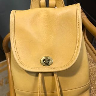 コーチ(COACH)のcoach黄色リュック(リュック/バックパック)