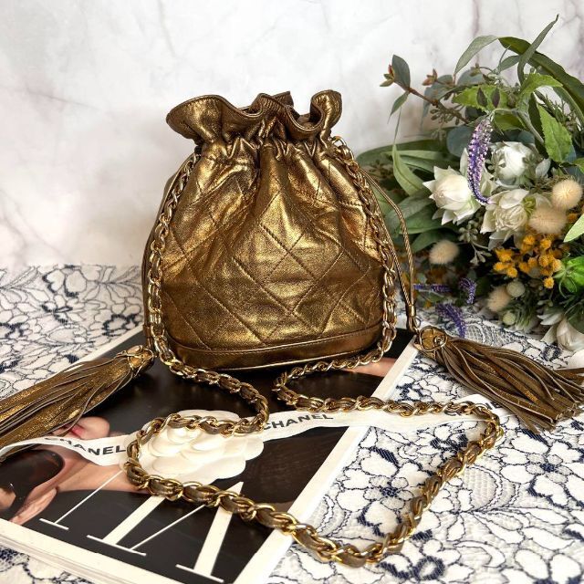 日本に CHANEL ショルダーバッグ 巾着 ゴールド シャネル【美品