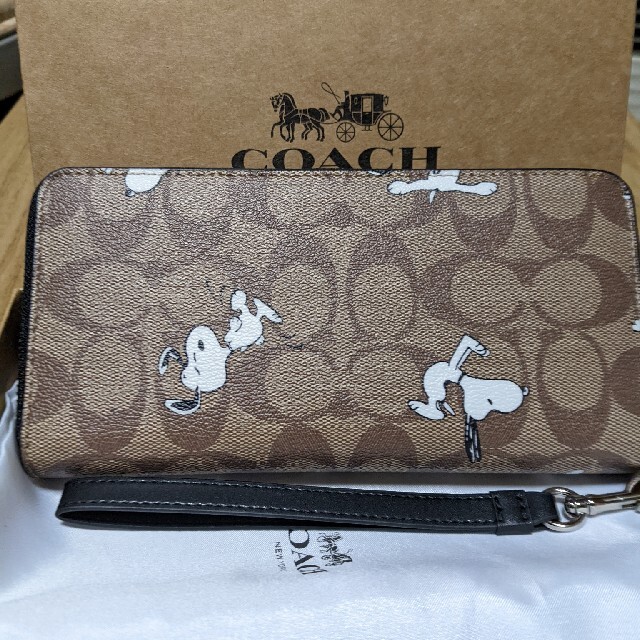 COACH(コーチ)のCOACH  長財布　シグネチャー　スヌーピー レディースのファッション小物(財布)の商品写真