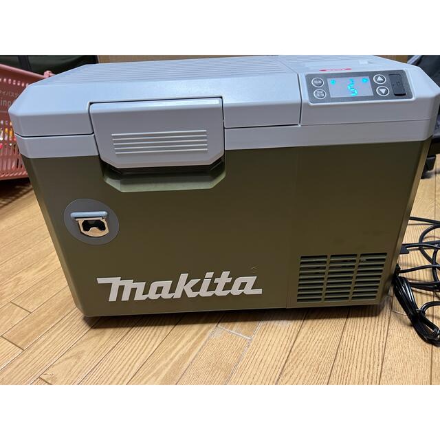 Makita(マキタ)のマキタ　保冷温庫　cw003 スポーツ/アウトドアのアウトドア(その他)の商品写真