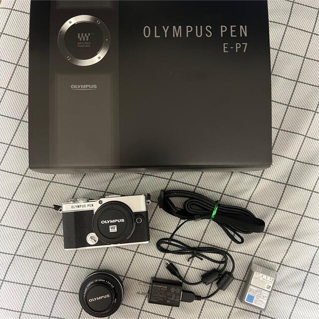 OLYMPUS(オリンパス)のOLYMPUS PEN E-P7レンズキット スマホ/家電/カメラのカメラ(ミラーレス一眼)の商品写真