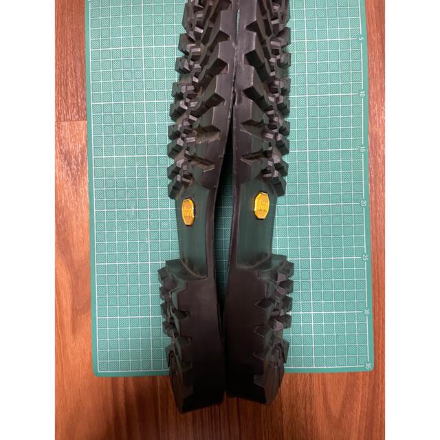 vibram(ビブラム)のモト様専用　vibram ヴィブラム靴底修理 ソール （シューリペア・ソール） メンズの靴/シューズ(その他)の商品写真