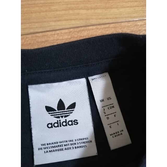 adidas(アディダス)の美品 adidas アディダスオリジナルス Tシャツ ネイビー 紺色 S メンズのトップス(Tシャツ/カットソー(半袖/袖なし))の商品写真