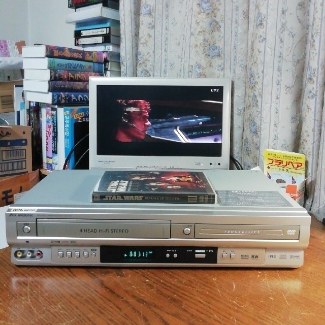 DX ANTENNA  VHS/DVD一体型【DV-140V】 スマホ/家電/カメラのテレビ/映像機器(その他)の商品写真