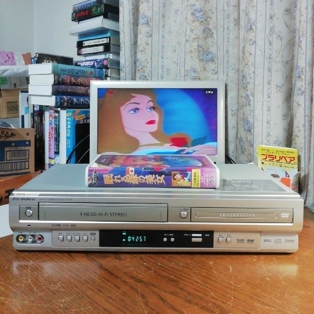 DX ANTENNA  VHS/DVD一体型【DV-140V】 スマホ/家電/カメラのテレビ/映像機器(その他)の商品写真