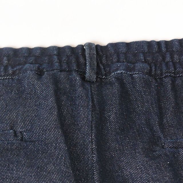 GU(ジーユー)のGU ジーユー ワイドテーパード イージーデニム インディゴ Lサイズ メンズのパンツ(デニム/ジーンズ)の商品写真
