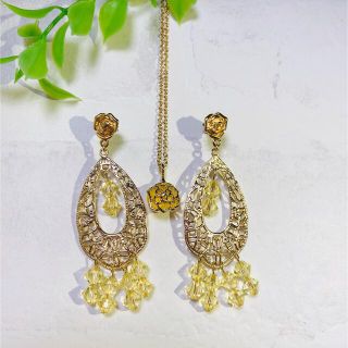 ディズニー美女と野獣ベルヘアアクセサリーピアスセット新品