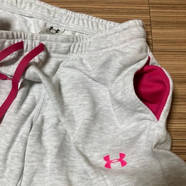 UNDER ARMOUR(アンダーアーマー)のUNDER ARMOUR  カジュアルパンツ　スエットパンツ レディースのパンツ(カジュアルパンツ)の商品写真