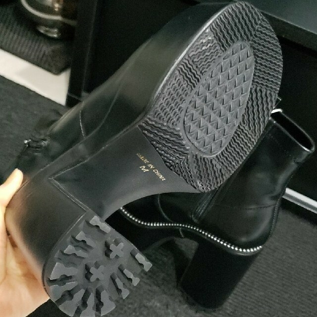 新品タグ付き ブーツ 黒 レディースの靴/シューズ(ブーツ)の商品写真