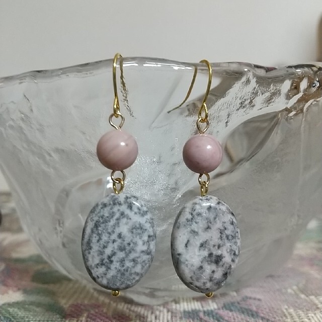 ♥天然石ピアス♥️ No.31☆580円☆大粒‼️ピンクグレーゼブラストーン