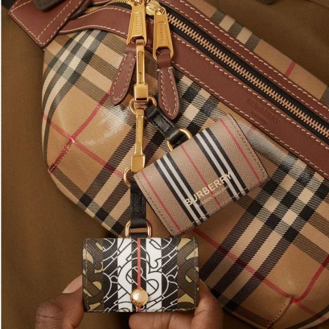 BURBERRY - 新品未使用 バーバリー モノグラムストライプ AirPods Pro ...