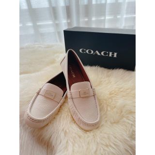 COACH(ローファー/革靴 ・ ホワイト/白色系)のフリマアイテム一覧 COACH(ローファー/革靴 ・ ホワイト/白色系)のフリマアイテム一覧