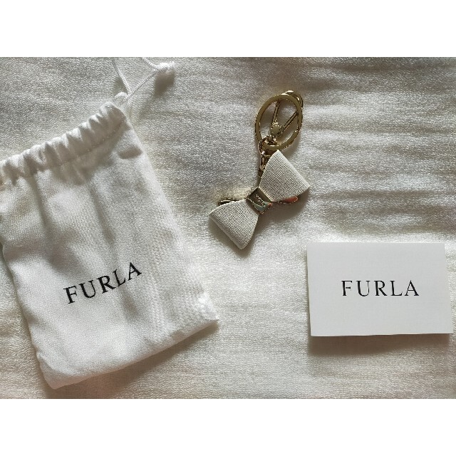 Furla(フルラ)の専用 FURLA リボンチャーム 未使用保護フィルム付き レディースのファッション小物(キーホルダー)の商品写真