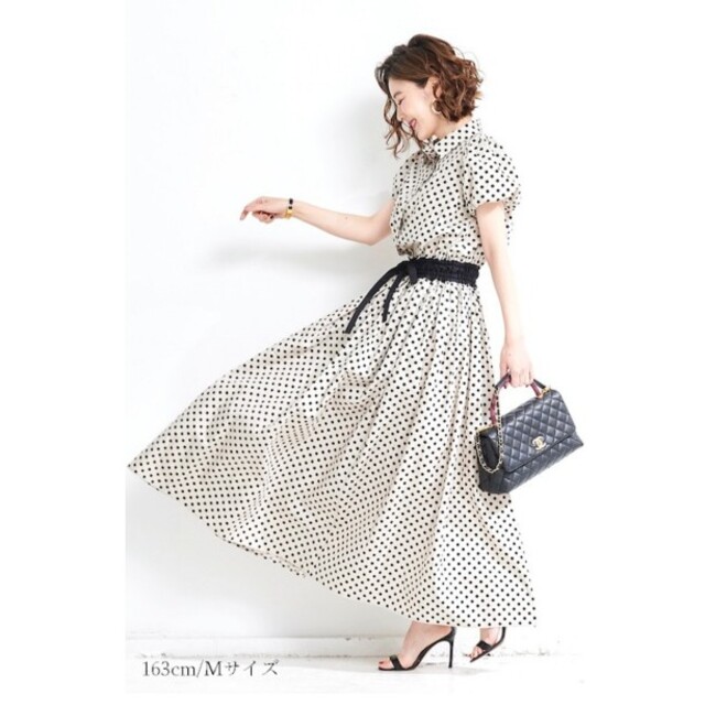 新品タグ付き】❤️美品❤️OBLI ドットワンピース01-