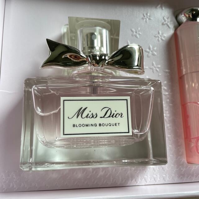 Dior(ディオール)のMiss Dior BLOOMING BOUQUET コフレセット コスメ/美容の香水(香水(女性用))の商品写真