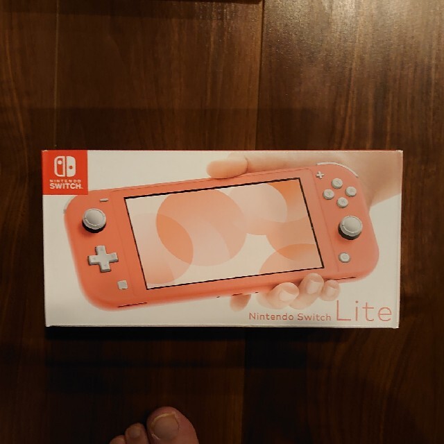 Nintendo Switch  lite  コーラル
