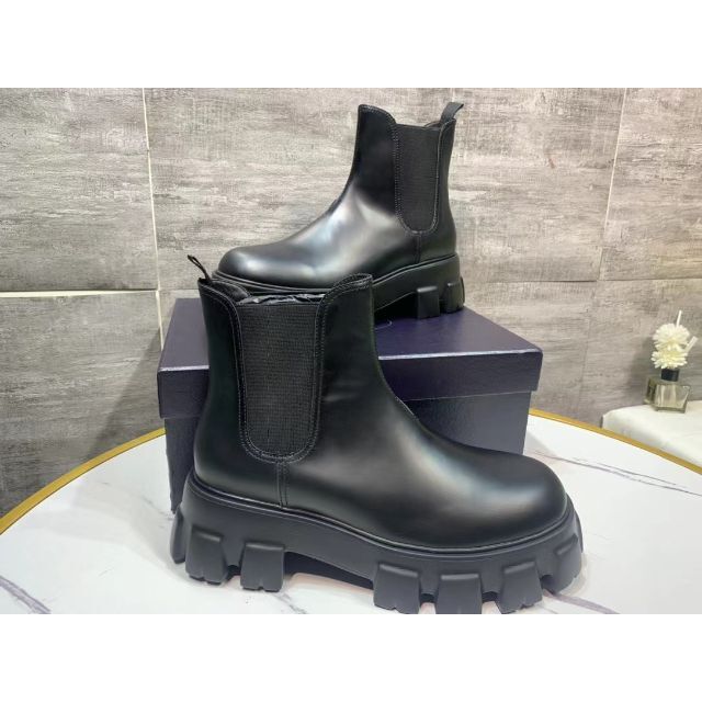 プラダ モノリスブラッシュドレザー チェルシーブーツ 27.5〜28.0cm-