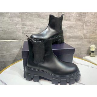 プラダ チェルシーブーツの通販 30点 | PRADAを買うならラクマ