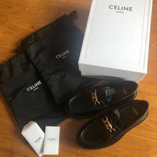 セリーヌ(celine)のセリーヌ　トリオンフチェーン　 マーガレット ローファー(ローファー/革靴)