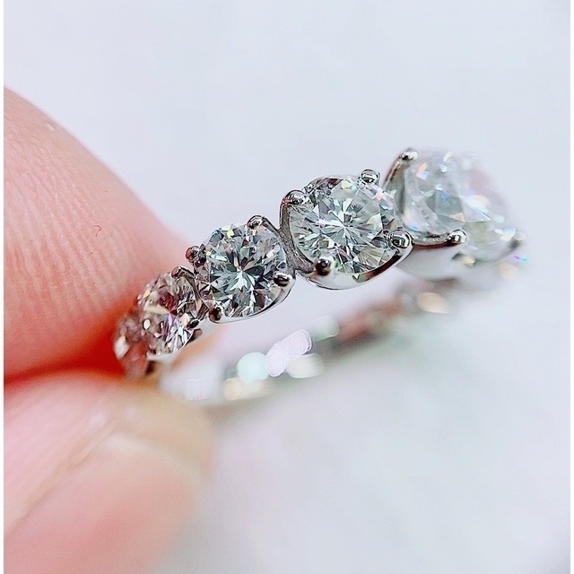 ★1.11ct&2.4ct★✨大粒ダイヤモンドプラチナエタニティリング指輪12号 レディースのアクセサリー(リング(指輪))の商品写真