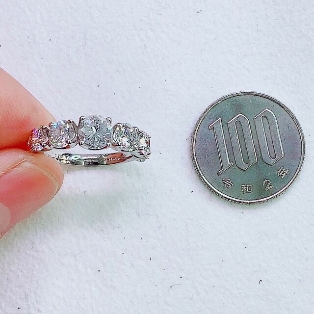 ★1.11ct&2.4ct★✨大粒ダイヤモンドプラチナエタニティリング指輪12号 レディースのアクセサリー(リング(指輪))の商品写真