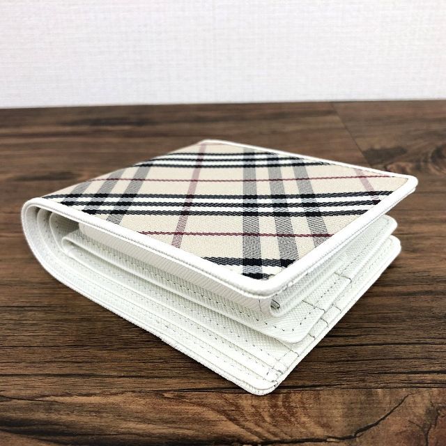 BURBERRY - 極美品 BURBERRY 二つ折り財布 ホワイト 475の通販 by old