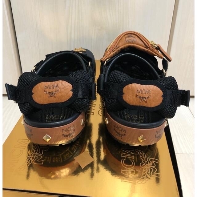 MCM(エムシーエム)のMCM Crocs 2枚セット レディースの靴/シューズ(サンダル)の商品写真