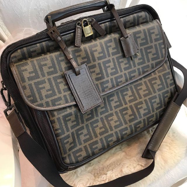 最終値下げ FENDI - ☆美品☆フェンディ ズッカ 2WAY ビジネスバッグ