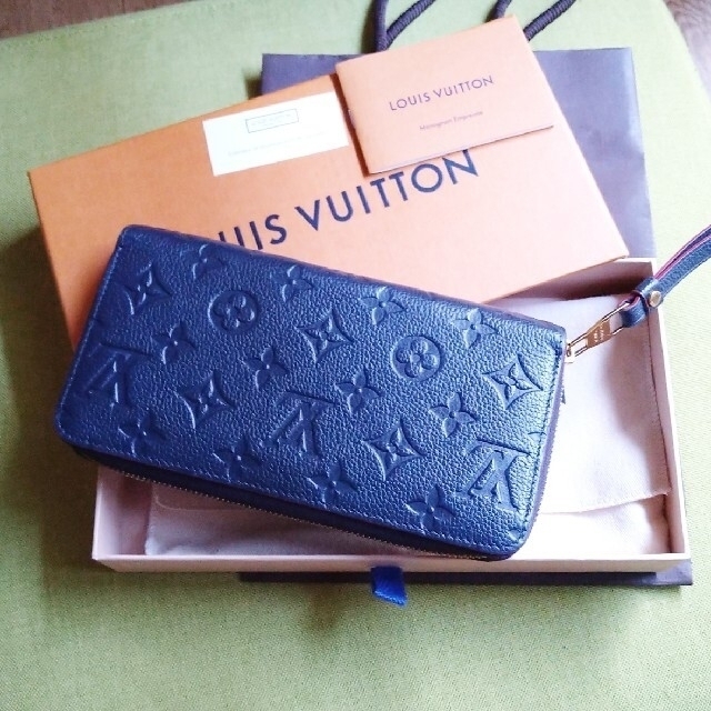 ルイヴィトン　LOUIS VUITTON　長財布