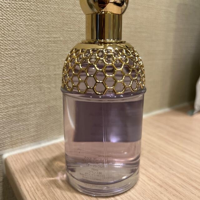 GUERLAIN(ゲラン)のゲラン　香水　アクアアレゴリア　フローラサルヴァジア コスメ/美容の香水(香水(女性用))の商品写真