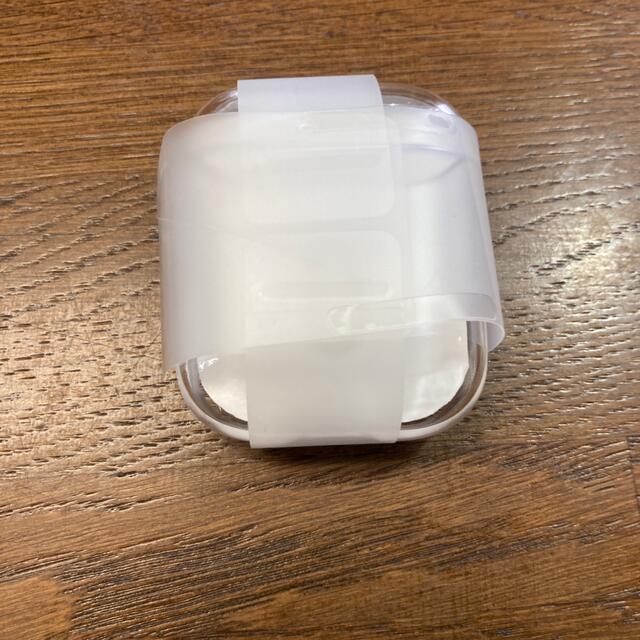 Incase(インケース)のincase AirPods  ケース　クリア スマホ/家電/カメラのオーディオ機器(ヘッドフォン/イヤフォン)の商品写真