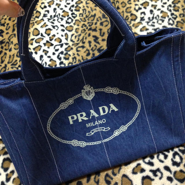 PRADA トート　20210319